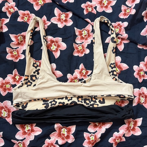 leopard print reverse able bikini / sports bra 🐆 - Picture 4 of 4